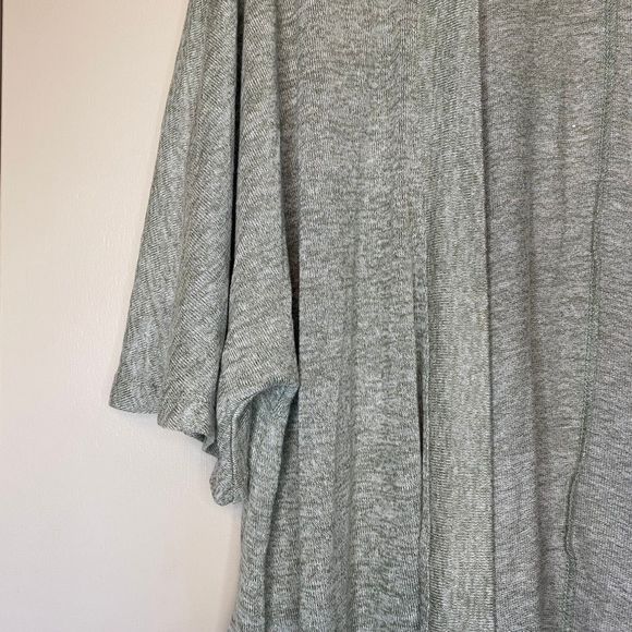 H BY HALSTON woman's size medium M open cardigan soft stretch gray kimono top - Picture 9 of 11